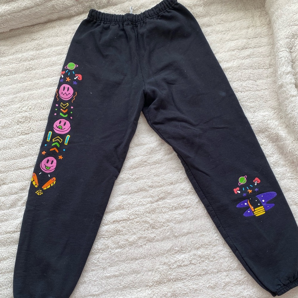 zummies bouncing around sweats - Picture 3 of 3